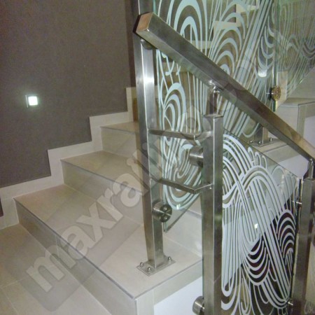 Иноксови парапети